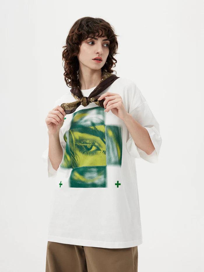 Zwoyren Blurring Eye Print Tee