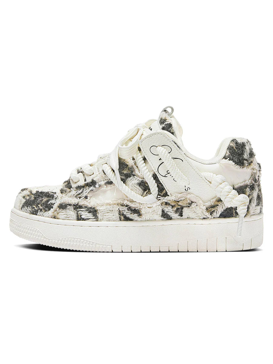 Zwoyren Destruction Series Tassel Contrast Color Sneakers