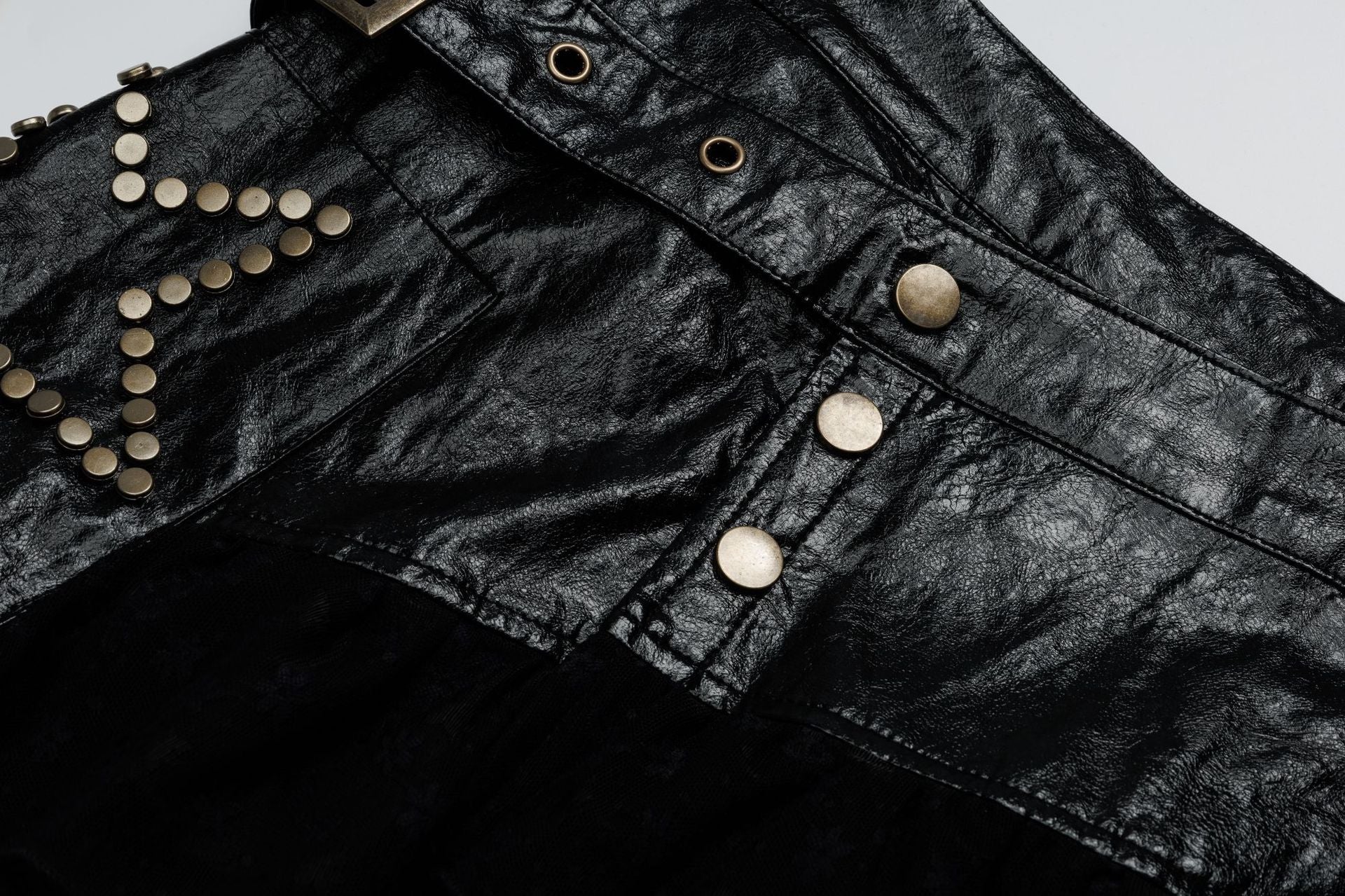 Zwoyren Rivet Star Faux Leather Skirt