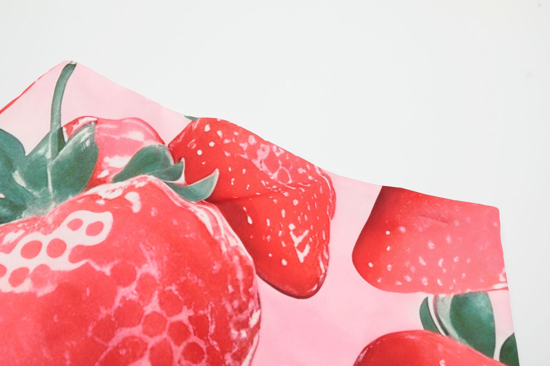 Zwoyren Strawberry Print Skirt