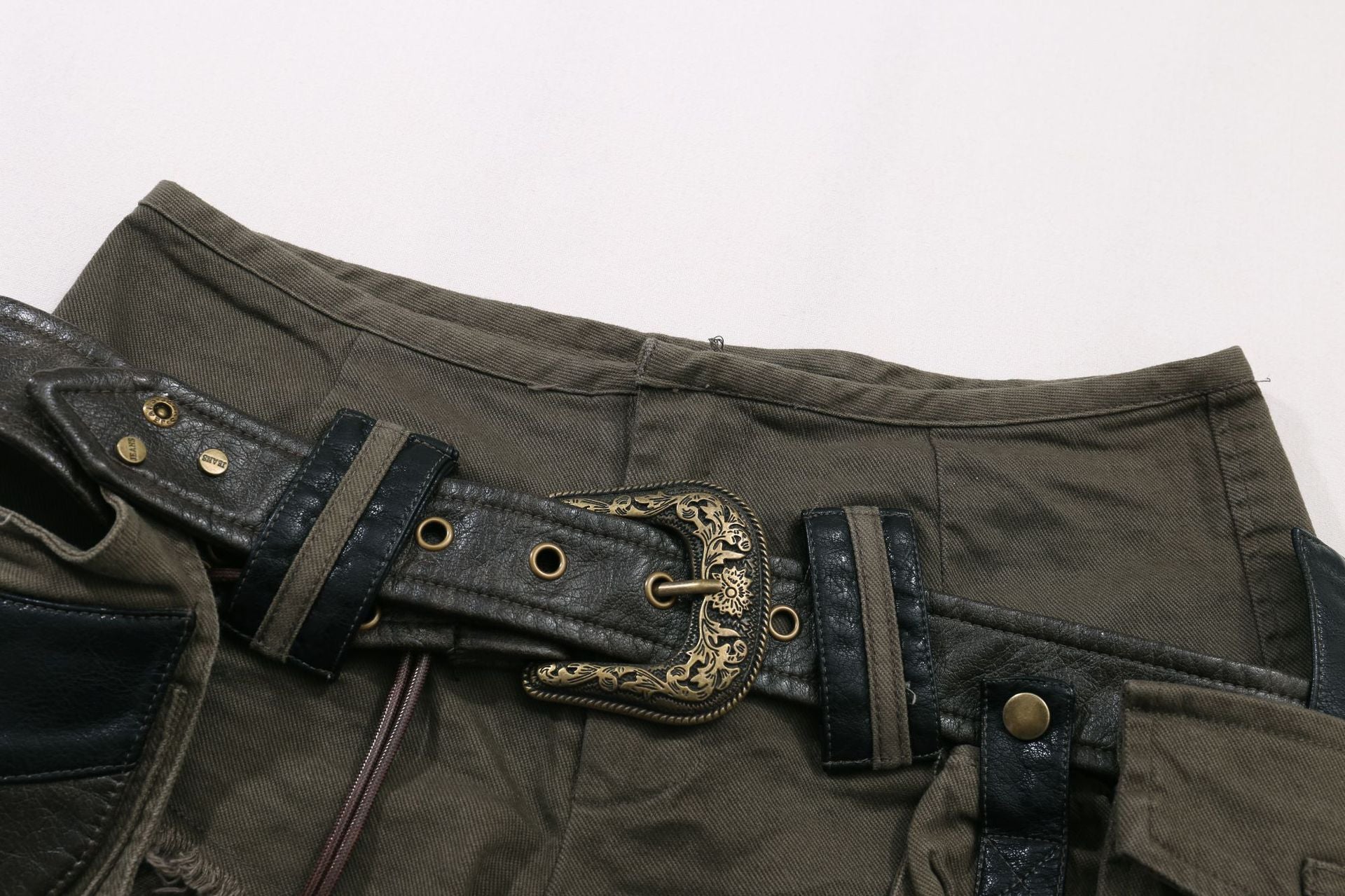 Zwoyren Tassel Shorts