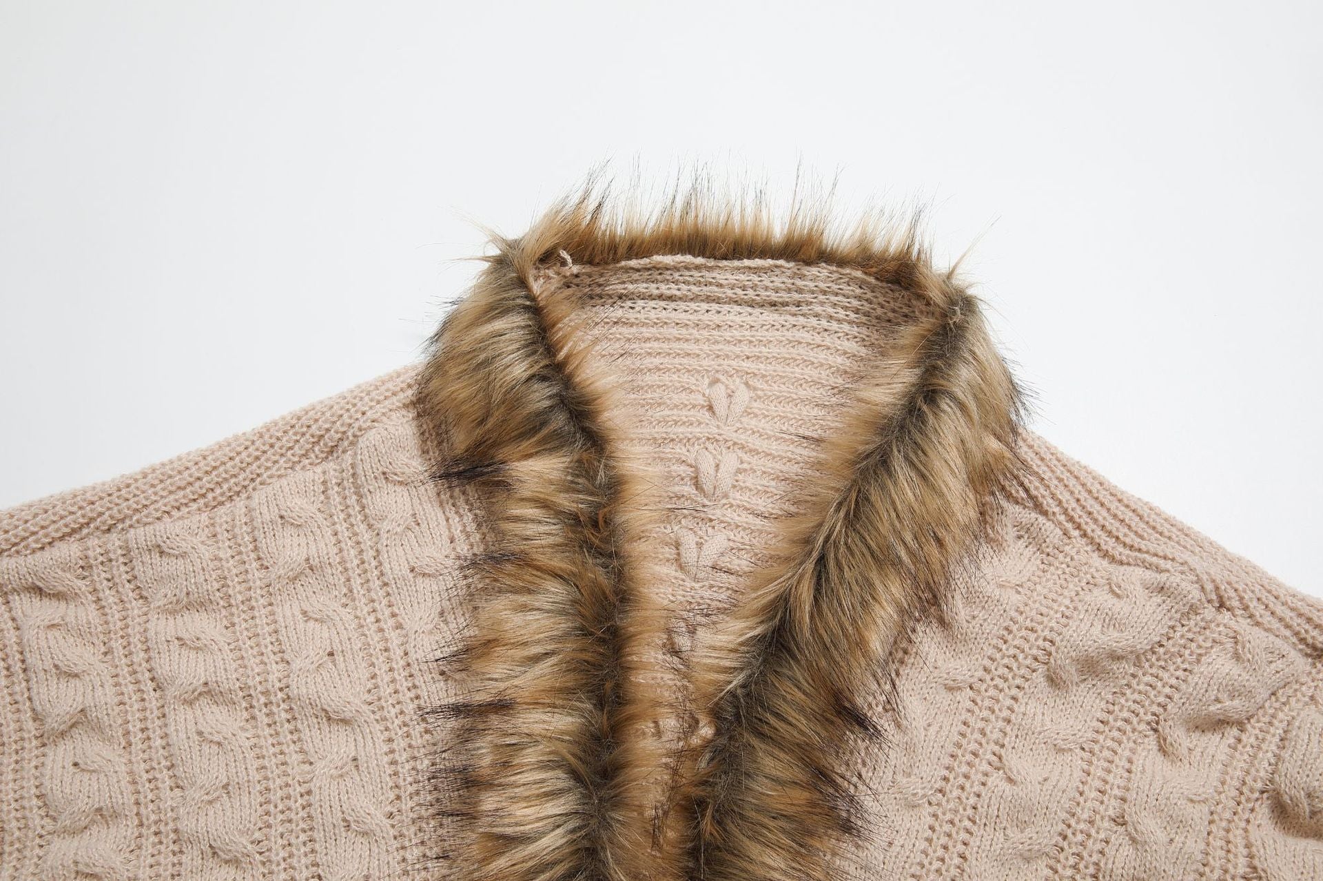 Zwoyren Cozy Fur-Trim Knit Cardigan