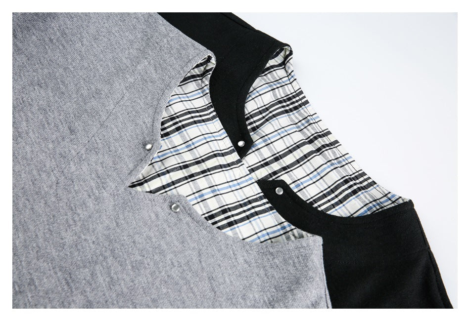 Zwoyren Plaid-Lined V-Neck Sweatshirt