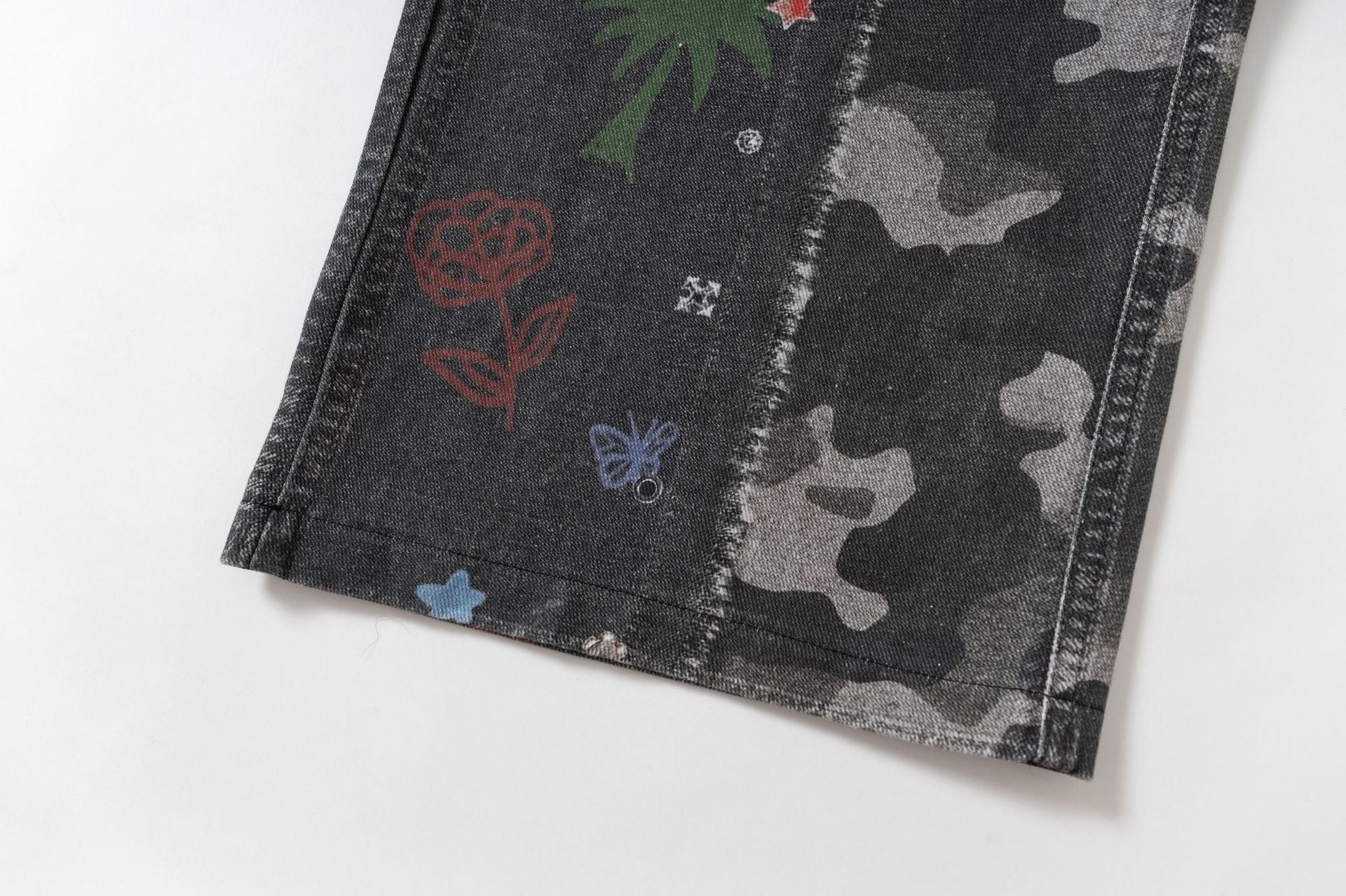 Zwoyren Graffiti Print Camouflage Layered Cargo Jeans