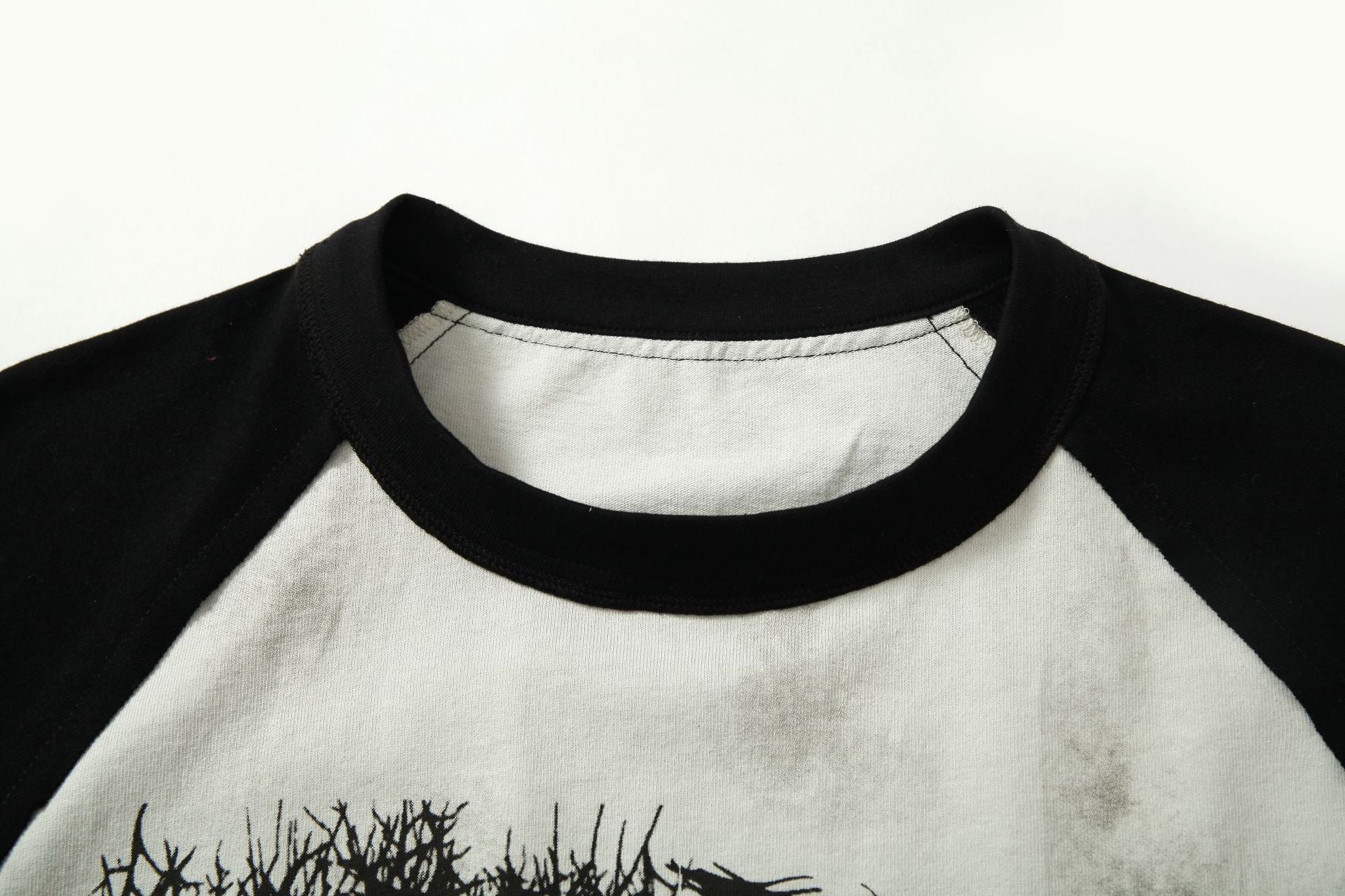 Zwoyren Graphic Raglan T-Shirt