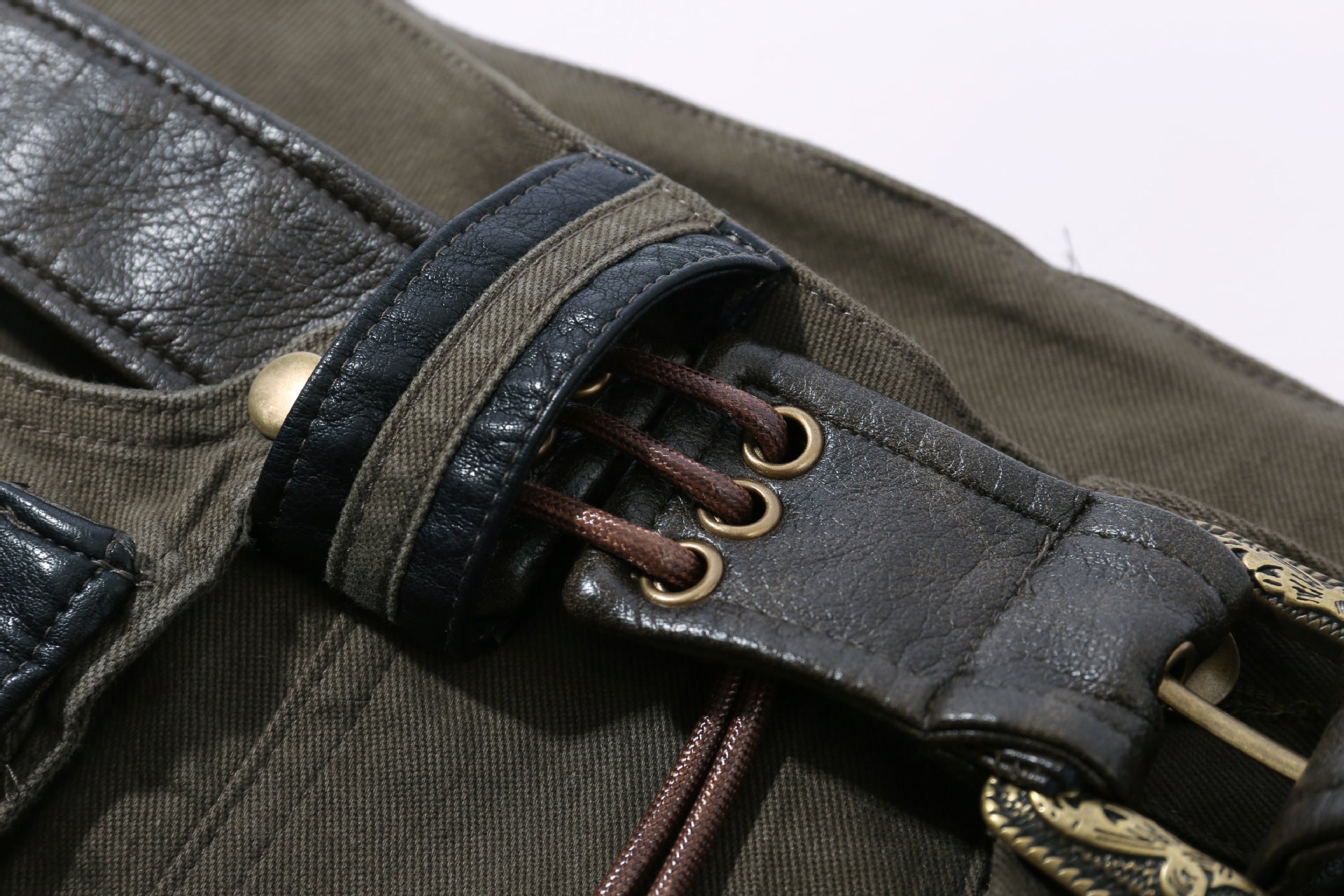 Zwoyren Rivet Flare Jeans