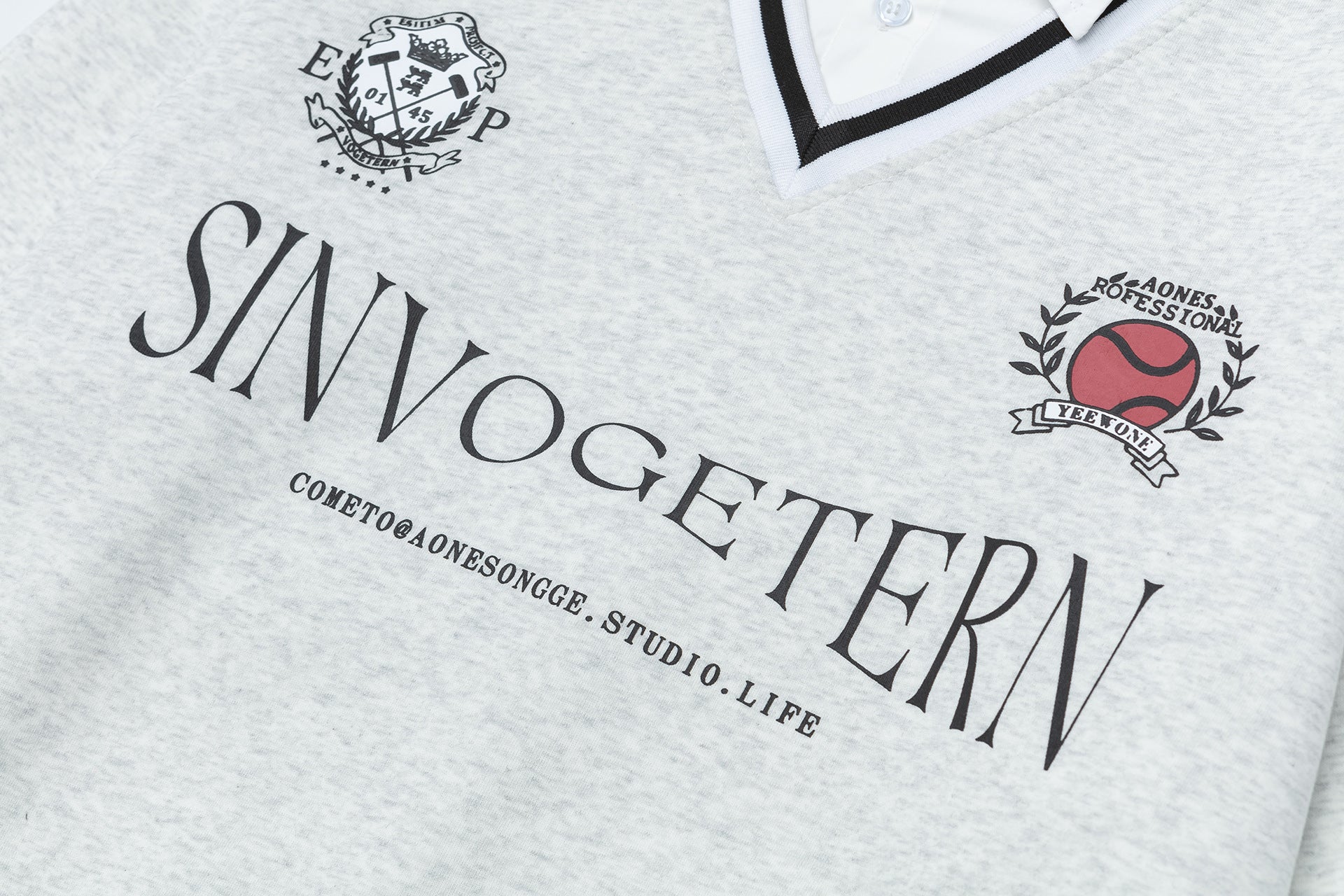 Zwoyren College Style Sweatshirt