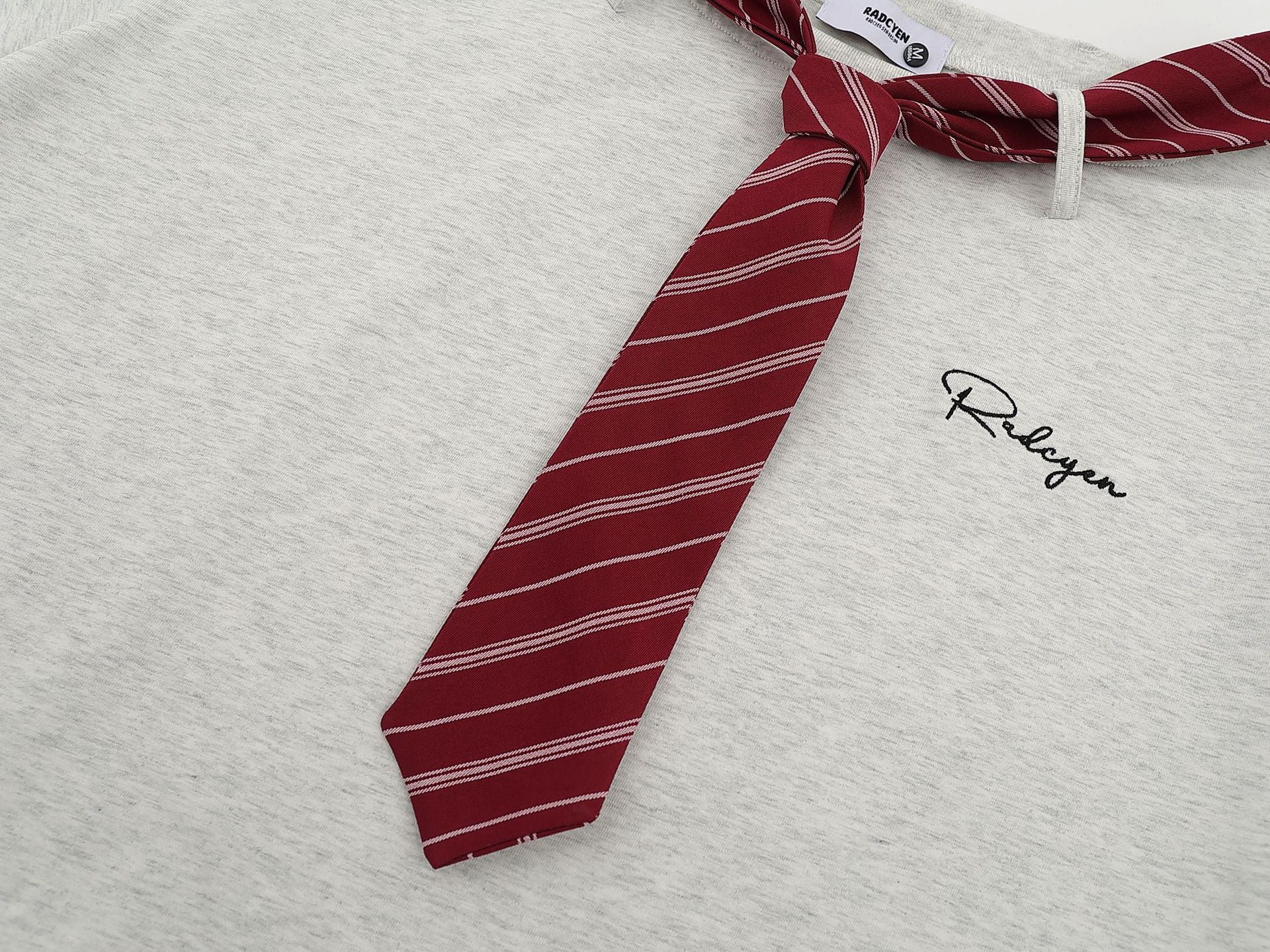 Zwoyren Red Stripe Tie Collar T-Shirt