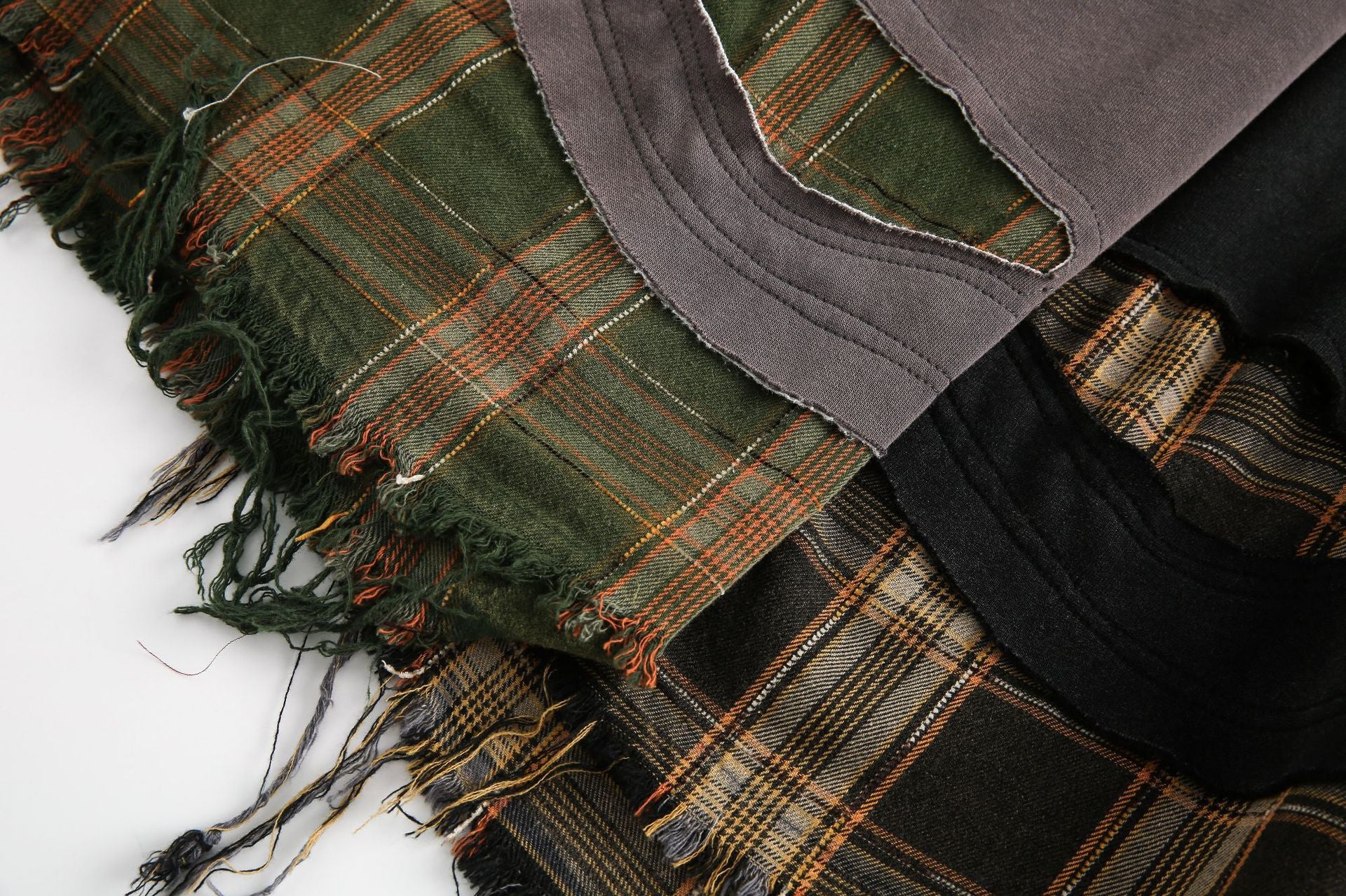 Zwoyren Layered Plaid Sweatshirt
