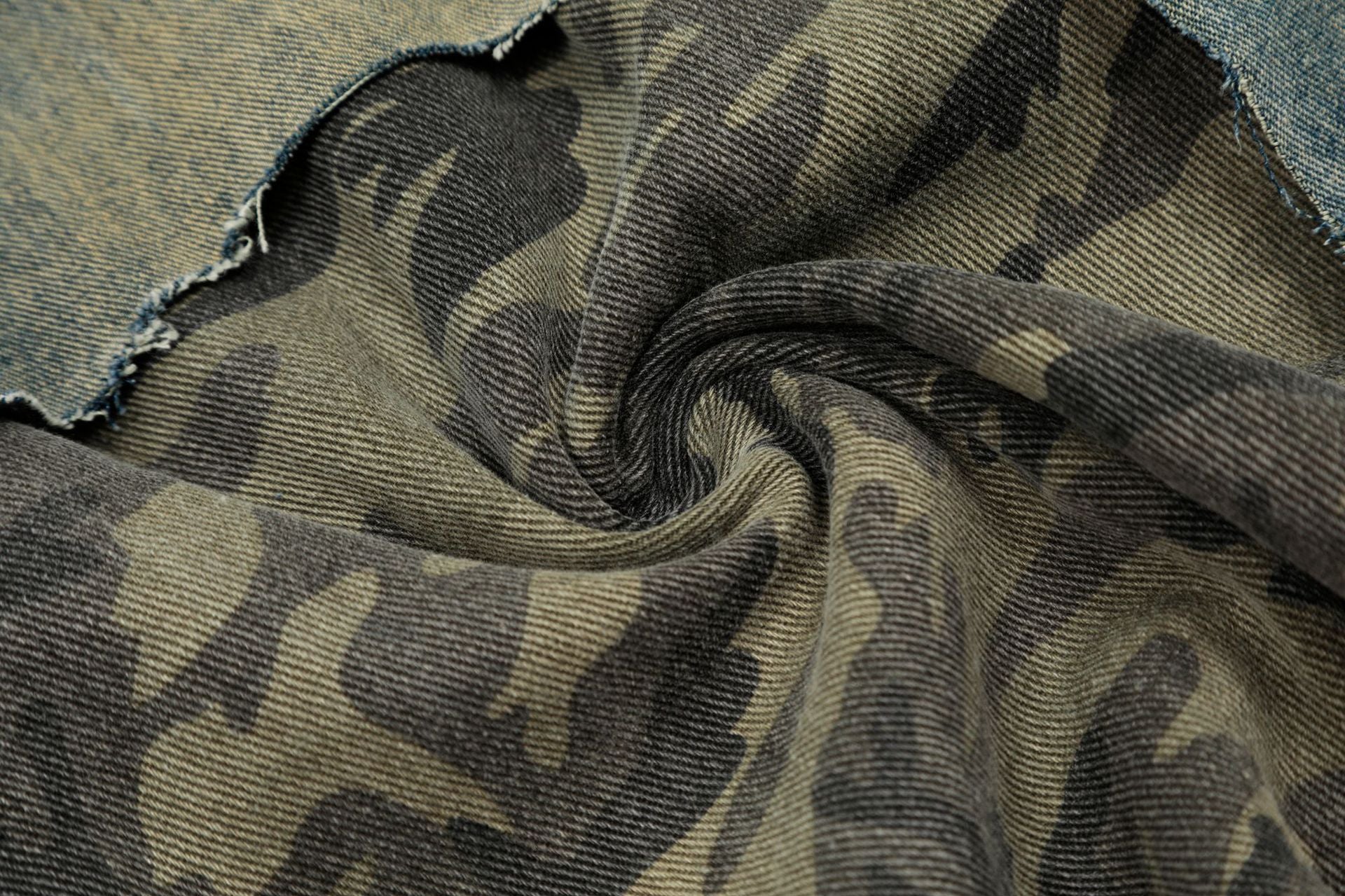 Zwoyren Camouflage Patchwork Denim Shorts