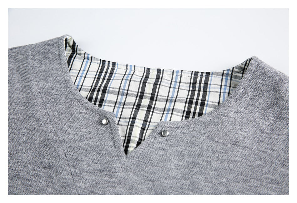 Zwoyren Plaid-Lined V-Neck Sweatshirt