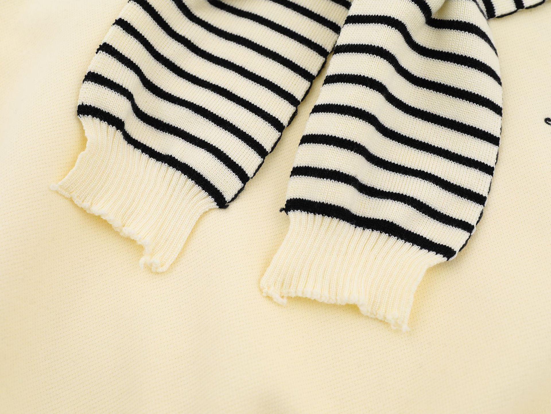Zwoyren Sweet Girl Simple Loose Pullover Sweater