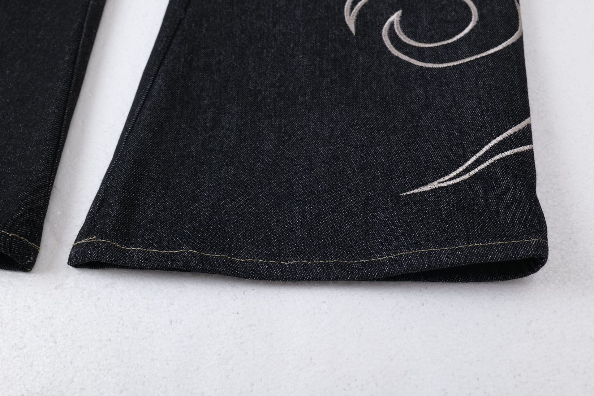 Zwoyren Embroidery Baggy Barrel Jeans