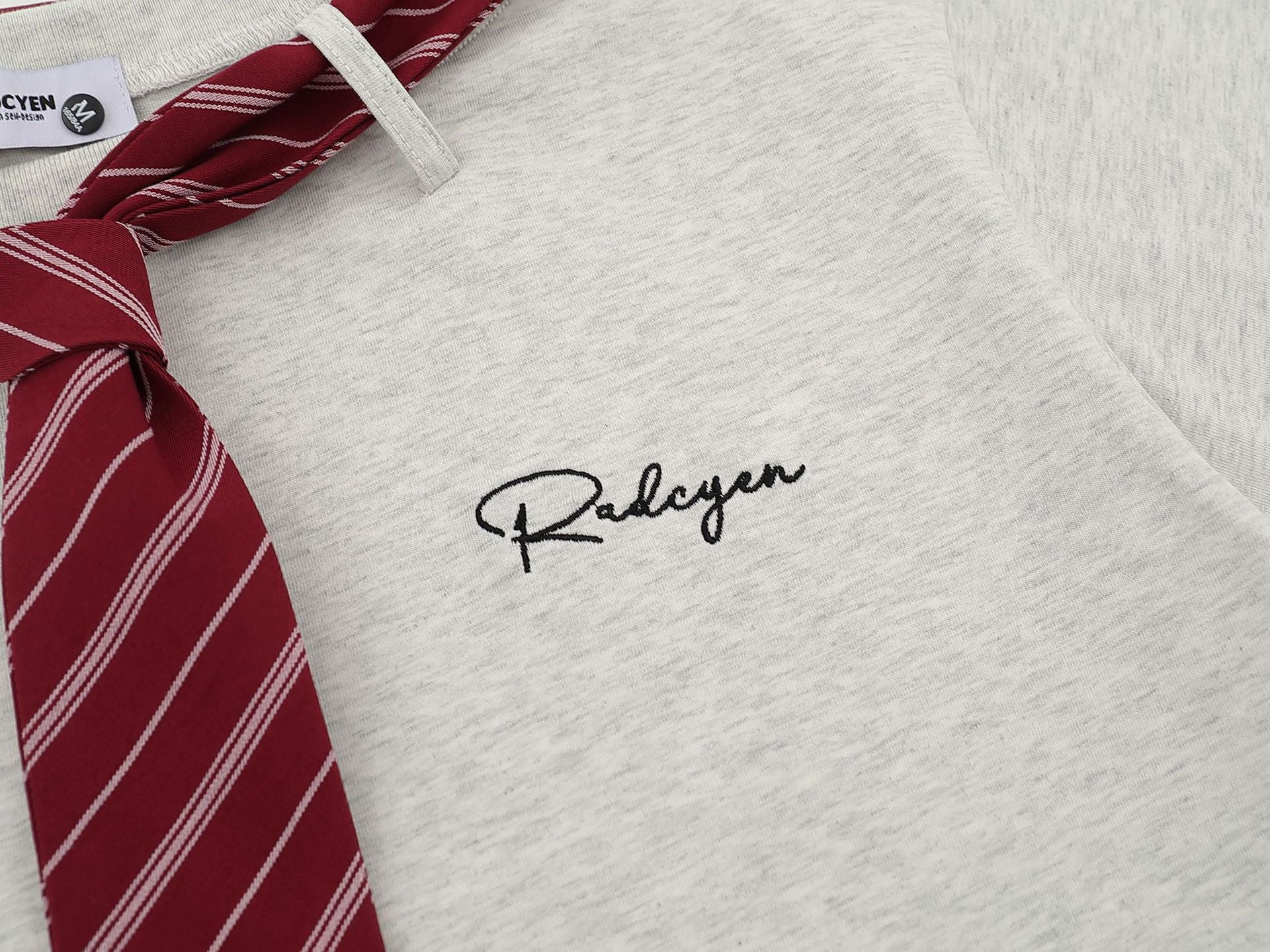 Zwoyren Red Stripe Tie Collar T-Shirt