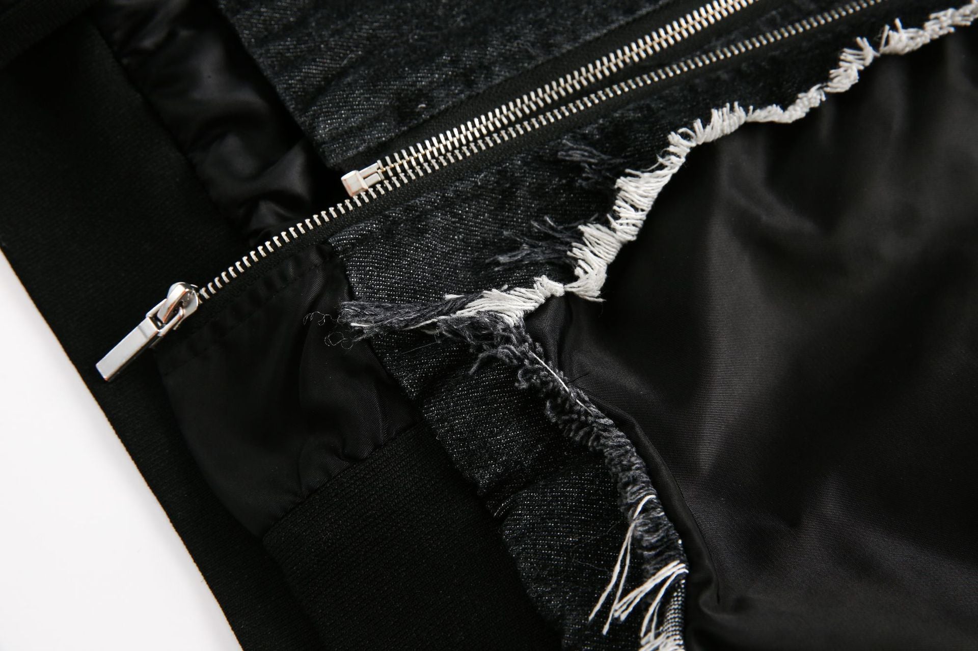 Zwoyren Raw Edge Spliced Hooded Denim Jacket