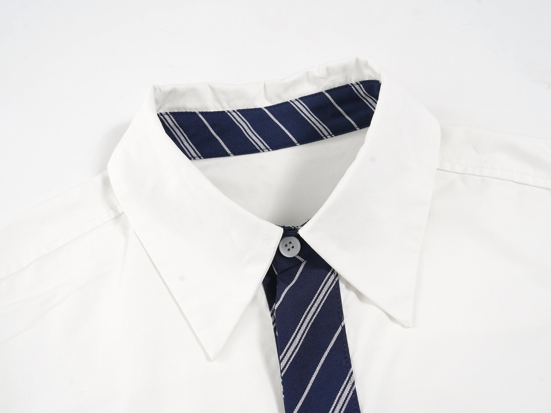 Zwoyren Stripe Necktie Long Sleeve Shirt